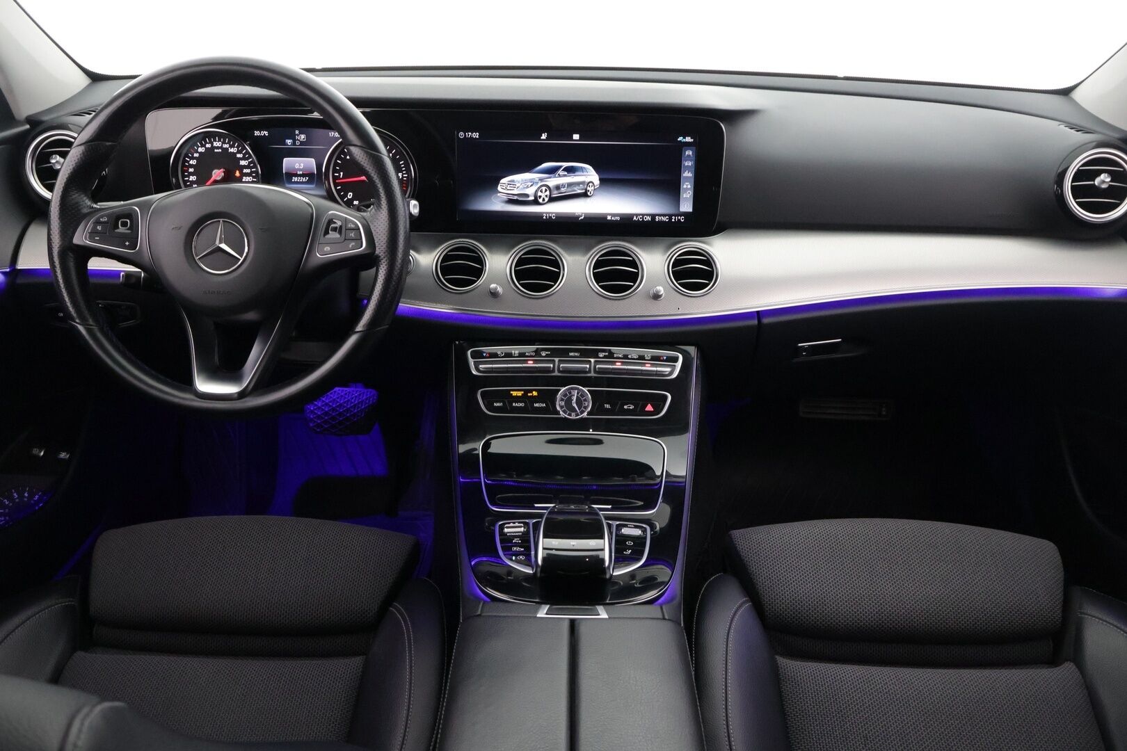 Mercedes-Benz E 2018 220 d 4Matic T A Premium Business *Vakkari / Puolinahat / Ambient / P.kamera / Koukku / Lohko!* - *Vakkari / Puolinahat / Ambient / P.kamera / Koukku / Lohko!*
