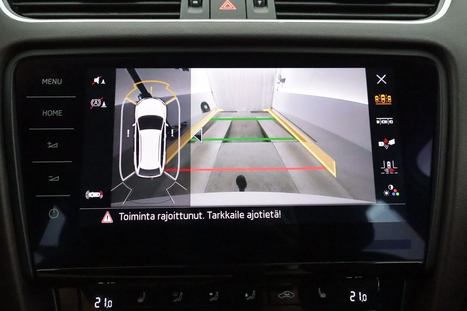 Skoda Octavia 2018 Combi 1,8 TSI L&K DSG. ** Webasto / Koukku / Adapt.Vakkari / Muistipenkki / P.Kamera / LED-valot / Canton / Navi ** - Suomi-auto / Kahdet Renkaat