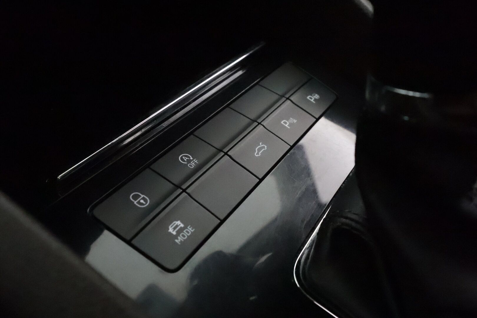 Skoda Octavia 2018 Combi 1,8 TSI L&K DSG. ** Webasto / Koukku / Adapt.Vakkari / Muistipenkki / P.Kamera / LED-valot / Canton / Navi ** - Suomi-auto / Kahdet Renkaat