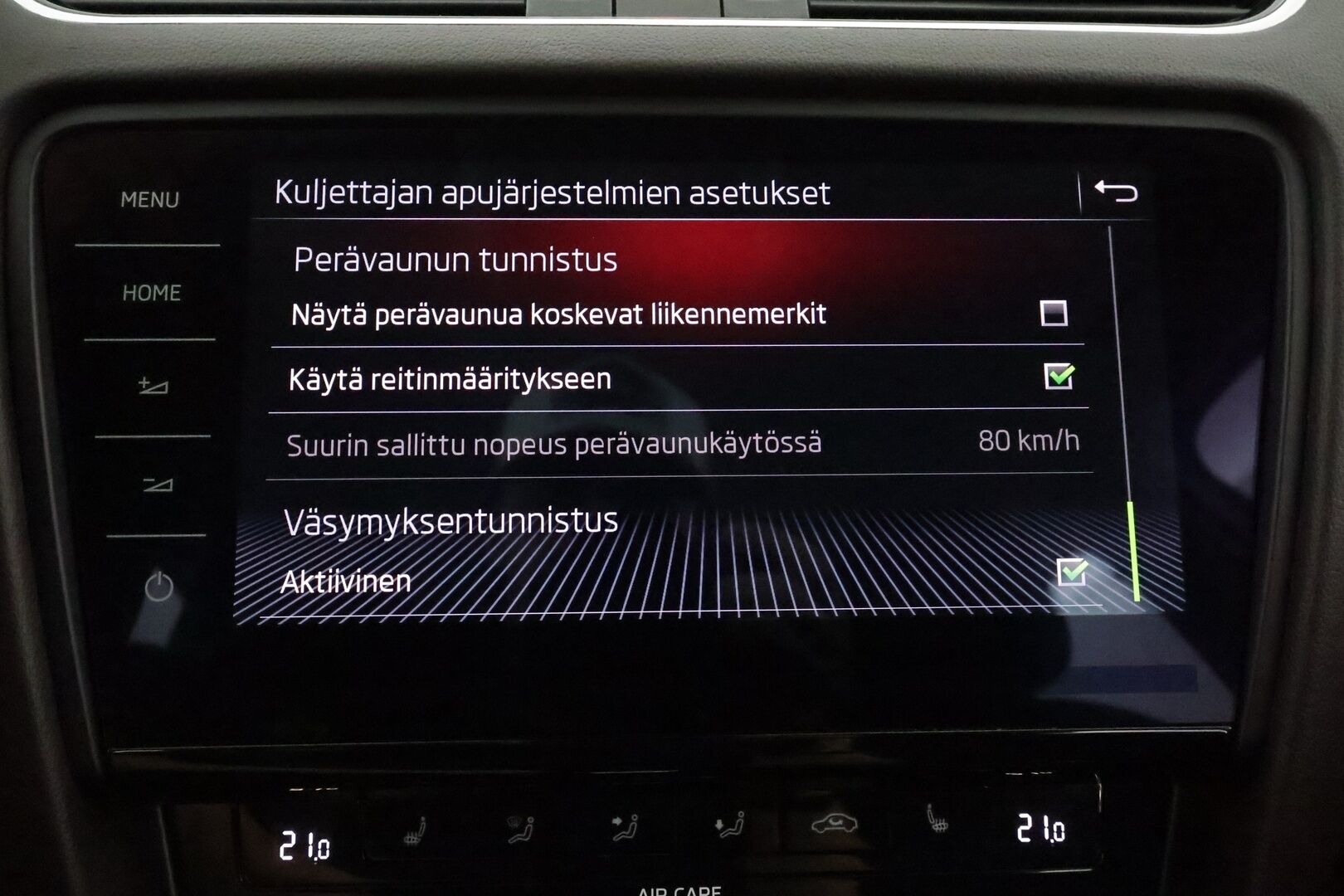 Skoda Octavia 2018 Combi 1,8 TSI L&K DSG. ** Webasto / Koukku / Adapt.Vakkari / Muistipenkki / P.Kamera / LED-valot / Canton / Navi ** - Suomi-auto / Kahdet Renkaat