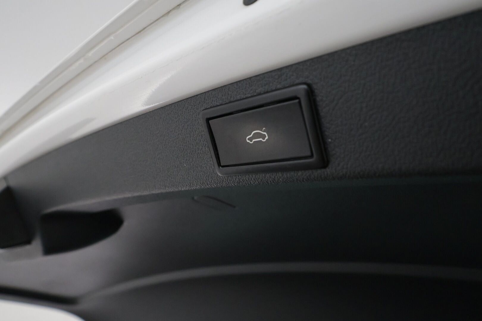 Skoda Octavia 2018 Combi 1,8 TSI L&K DSG. ** Webasto / Koukku / Adapt.Vakkari / Muistipenkki / P.Kamera / LED-valot / Canton / Navi ** - Suomi-auto / Kahdet Renkaat
