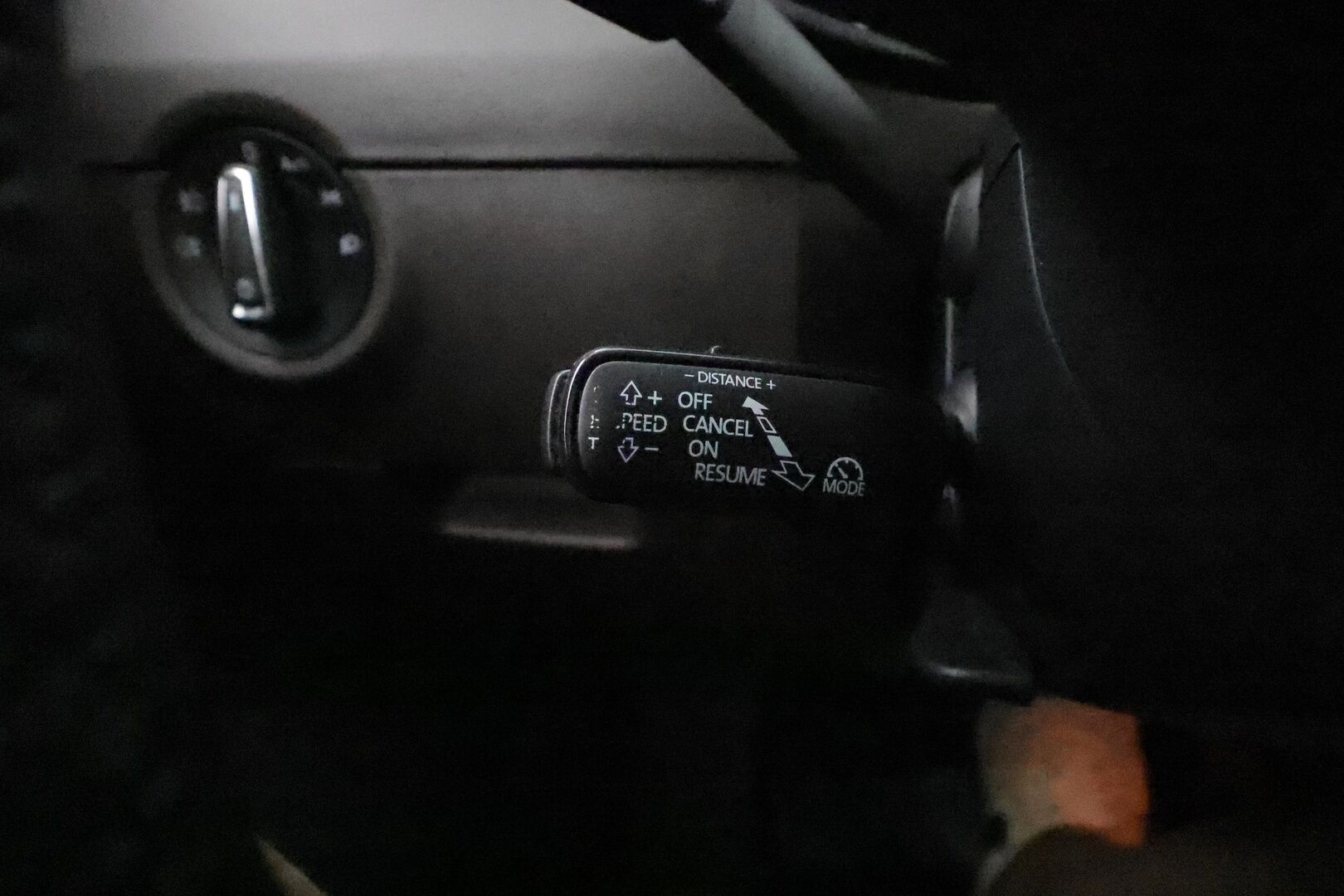 Skoda Octavia 2018 Combi 1,8 TSI L&K DSG. ** Webasto / Koukku / Adapt.Vakkari / Muistipenkki / P.Kamera / LED-valot / Canton / Navi ** - Suomi-auto / Kahdet Renkaat