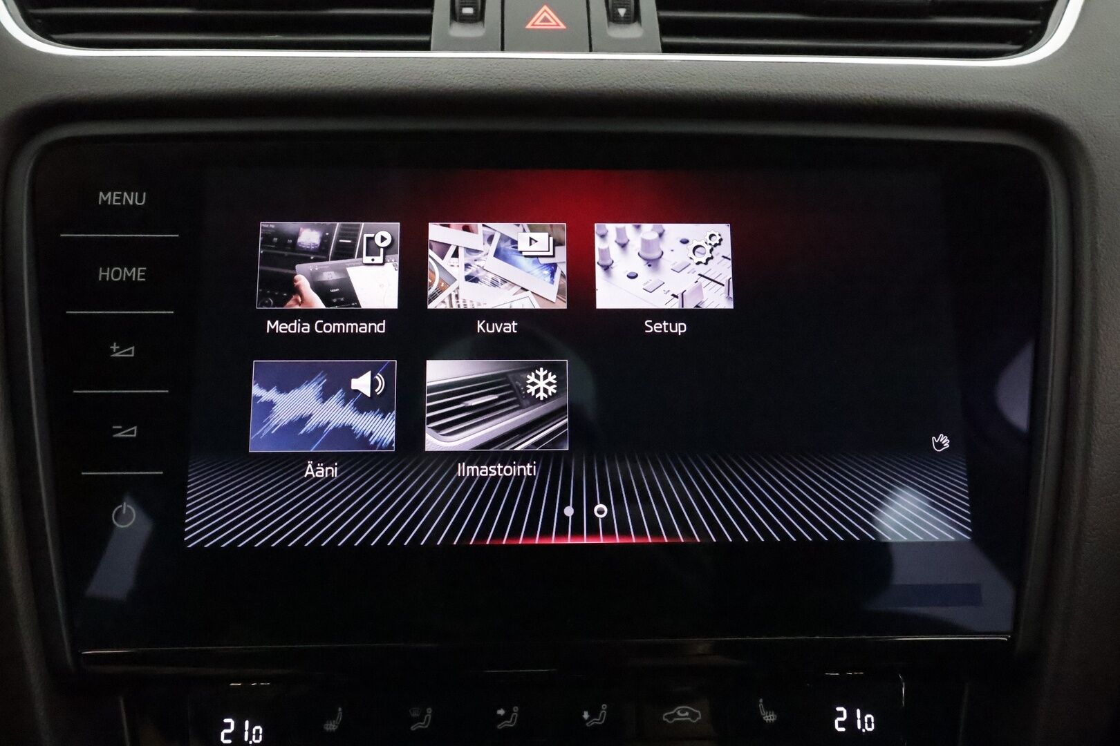 Skoda Octavia 2018 Combi 1,8 TSI L&K DSG. ** Webasto / Koukku / Adapt.Vakkari / Muistipenkki / P.Kamera / LED-valot / Canton / Navi ** - Suomi-auto / Kahdet Renkaat