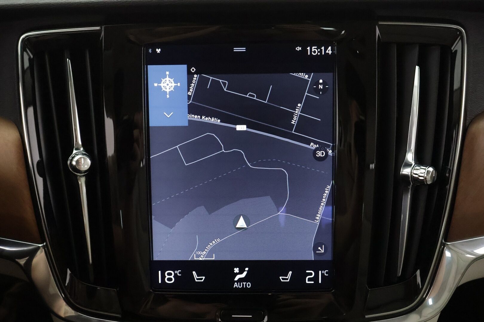 Volvo V90 2019 T8 AWD Business Inscription aut * Pilot Assist / Webasto / Muistipenkki / LED / P.Kamera / Sporttinahat * - Kahdet Renkaat / 2x Lataus / Suomi-auto