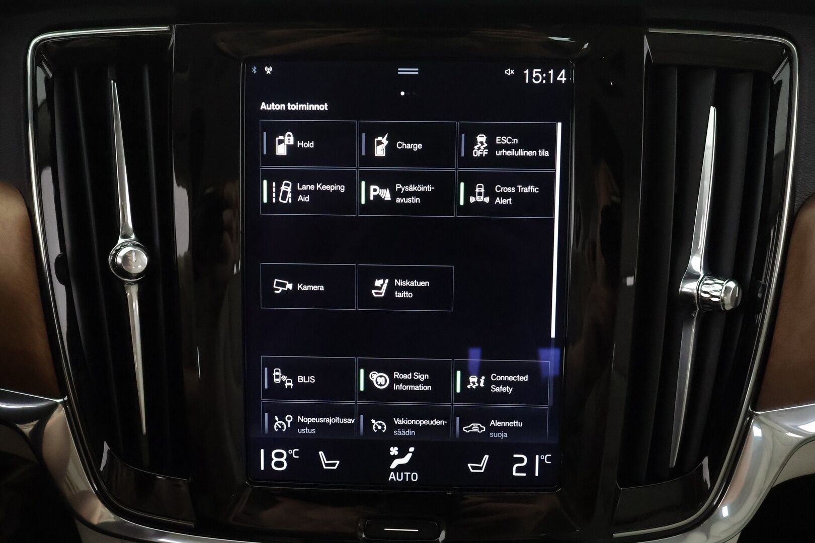 Volvo V90 2018 T8 AWD Business Inscription aut * Polestar /  Pilot Assist / Webasto / Muistipenkki / Full LED / P.Kamera / Sporttinahat * - Kahdet Renkaat / 2x Lataus / Suomi-auto