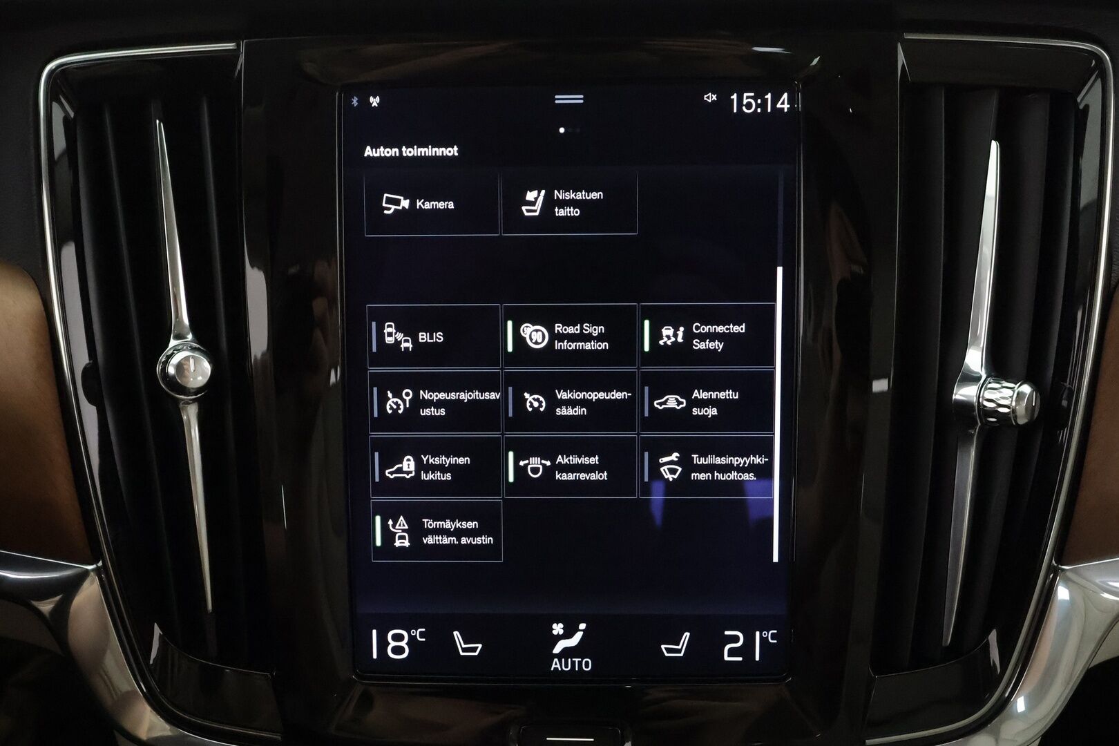Volvo V90 2019 T8 AWD Business Inscription aut * Pilot Assist / Webasto / Muistipenkki / LED / P.Kamera / Sporttinahat * - Kahdet Renkaat / 2x Lataus / Suomi-auto