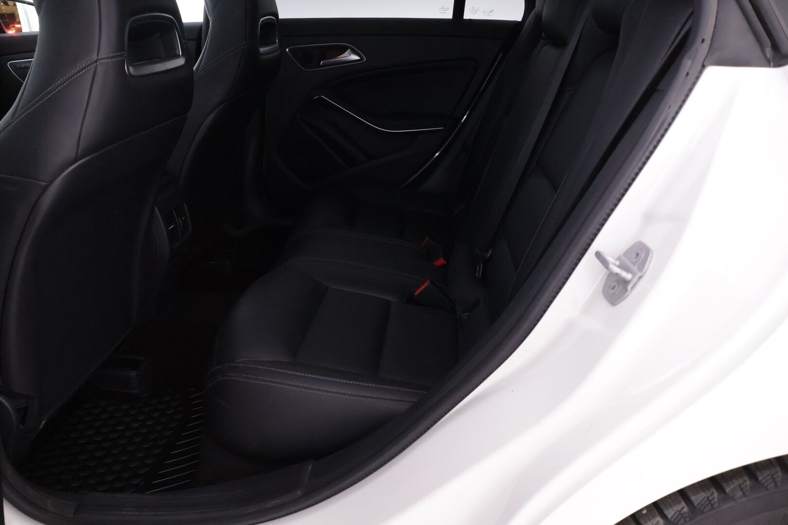 Mercedes-Benz CLA 2016 220 d 4MATIC Shooting Brake AMG - | Harman/Kardon | Lohko+S.Lämmitin | Muistipenkit | Panorama | Nahkasisusta |