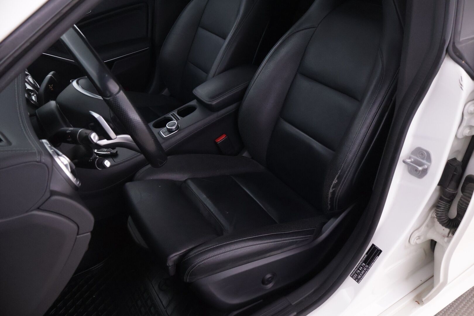 Mercedes-Benz CLA 2016 220 d 4MATIC Shooting Brake AMG - | Harman/Kardon | Lohko+S.Lämmitin | Muistipenkit | Panorama | Nahkasisusta |