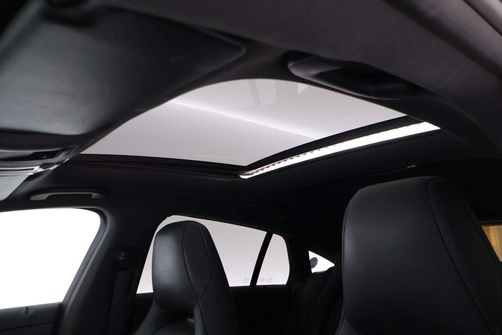 Mercedes-Benz CLA 2016 220 d 4MATIC Shooting Brake AMG - | Harman/Kardon | Lohko+S.Lämmitin | Muistipenkit | Panorama | Nahkasisusta |