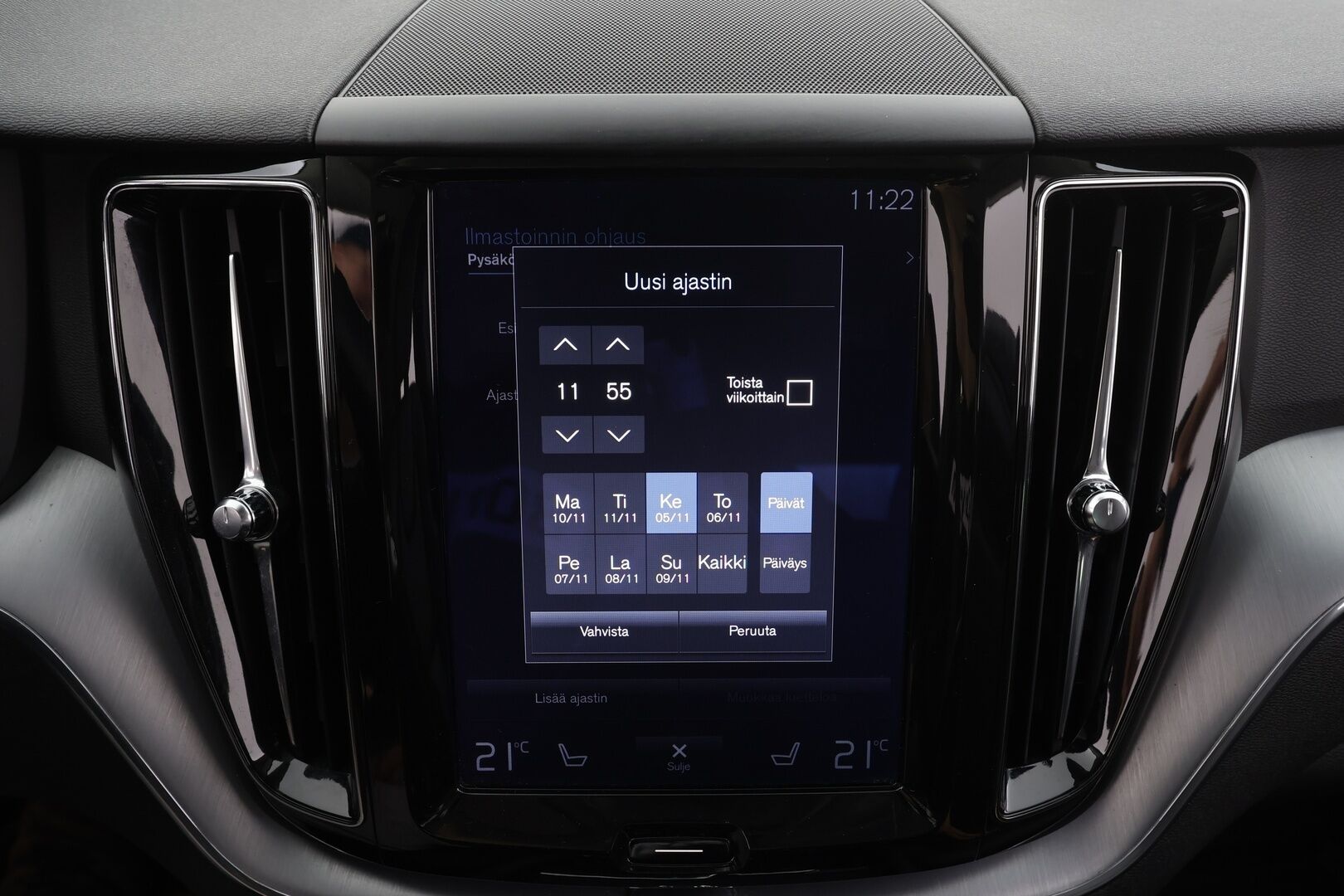 Volvo XC60 2018 D4 AWD Business aut * ACC / Webasto / P.kamera / LED / Navi / Koukku / Sähköluukku / KeylessGo / Nahat * - Suomi-auto / Kahdet renkaat aluvanteilla