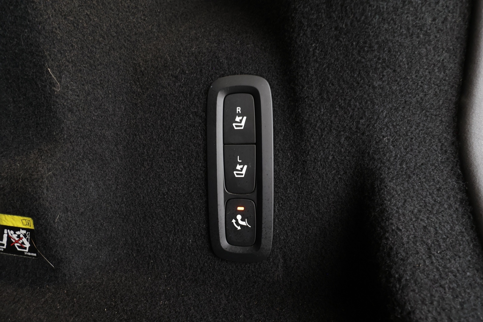 Volvo XC60 2018 D4 AWD Business aut * ACC / Webasto / P.kamera / LED / Navi / Koukku / Sähköluukku / KeylessGo / Nahat * - Suomi-auto / Kahdet renkaat aluvanteilla