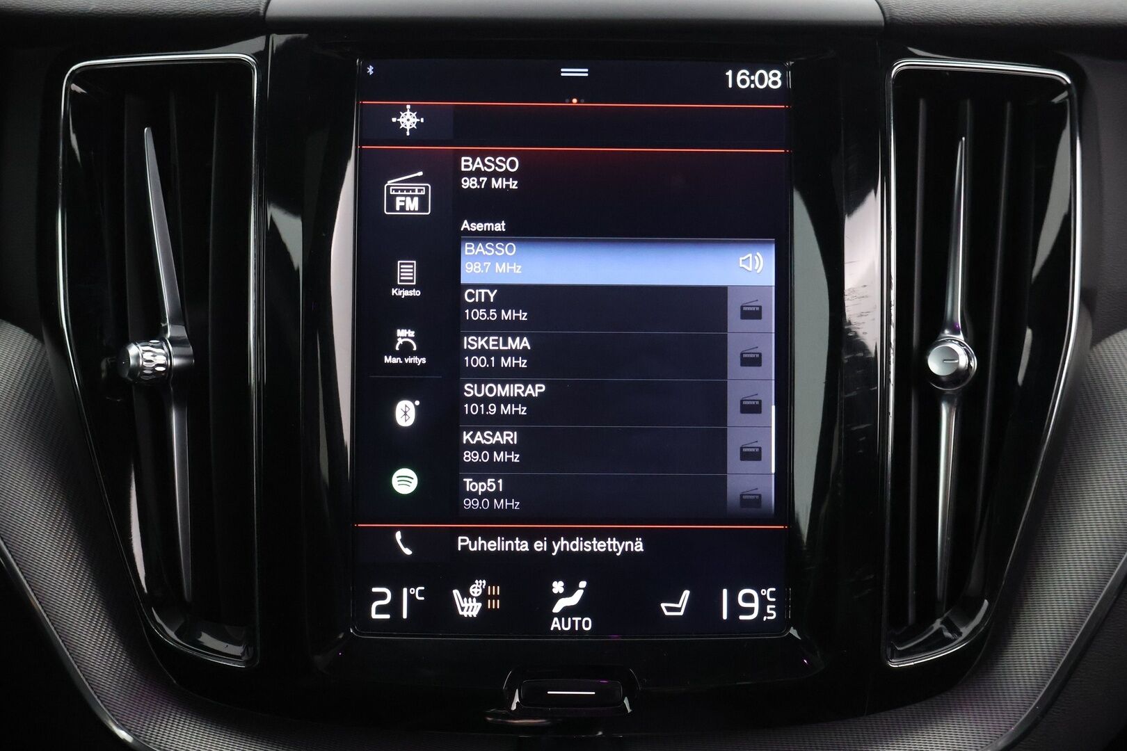 Volvo XC60 2018 T8 AWD R-Design aut - | Pilot assist | Webasto | Koukku | 360-kamera | Full-LED | Panorama | Muistipenkki | Ilma-alusta | Suomi-auto | Akku kuntotarkastettu | 2x Lataus | - KORKO VAIN 3,99 %
