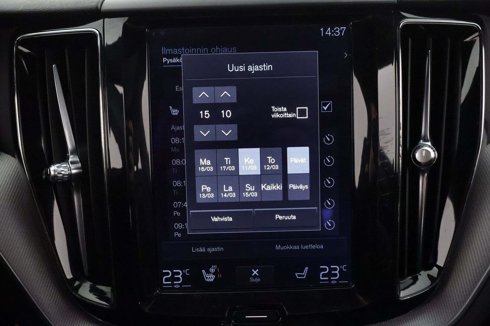 Volvo XC60 2018 T8 AWD R-Design aut * Pilot assist / Webasto / Koukku / 360-kamera / Full-LED / Panorama / Muistipenkki / Ilma-alusta * - Suomi-auto / Akku kuntotarkastettu / 2x Lataus - HULLUT AVAJAISHULINAT KORKOTARJOUS 3,29 %