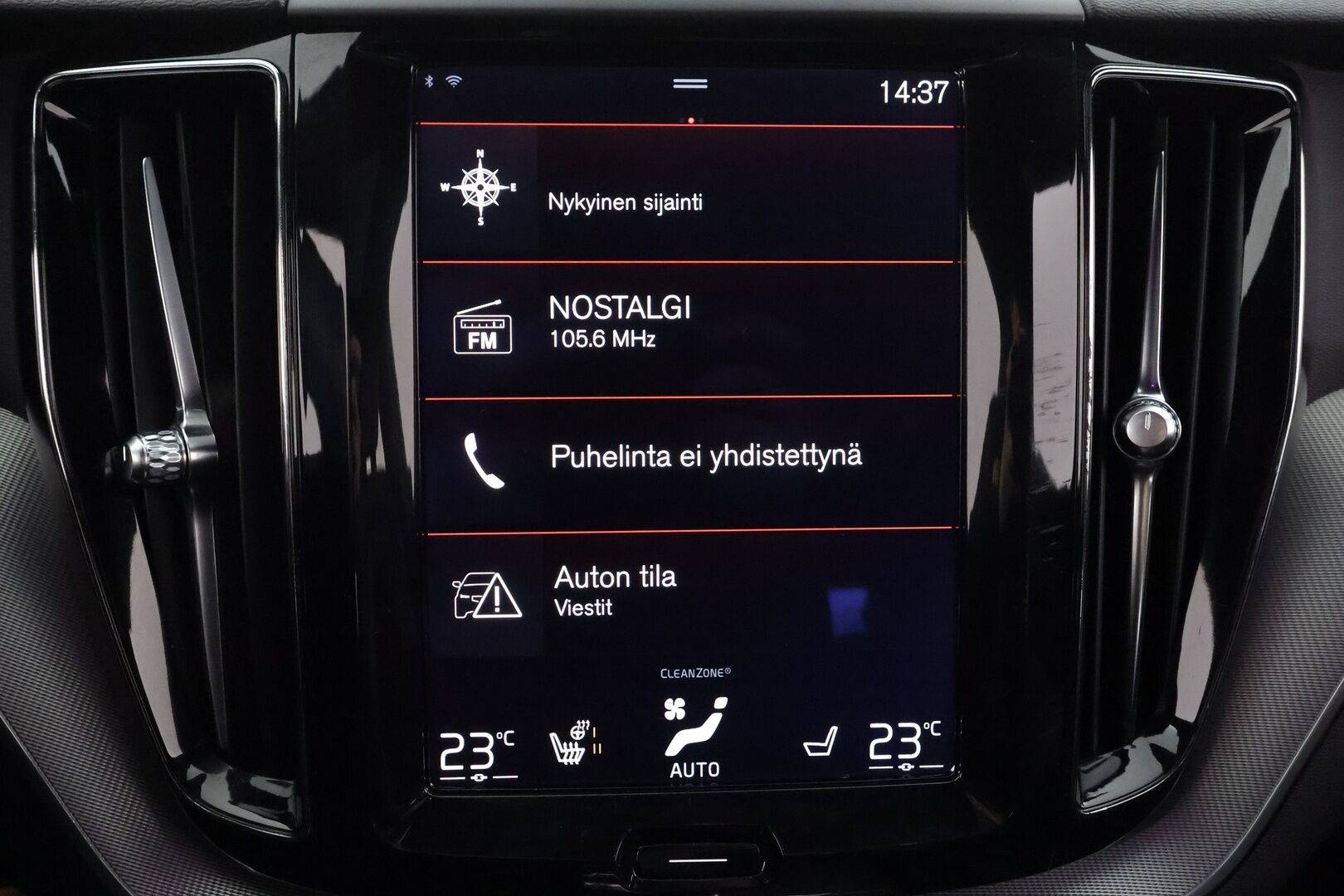 Volvo XC60 2018 T8 AWD R-Design aut * Pilot assist / Webasto / Koukku / 360-kamera / Full-LED / Panorama / Muistipenkki / Ilma-alusta * - Suomi-auto / Akku kuntotarkastettu / 2x Lataus - HULLUT AVAJAISHULINAT KORKOTARJOUS 3,29 %