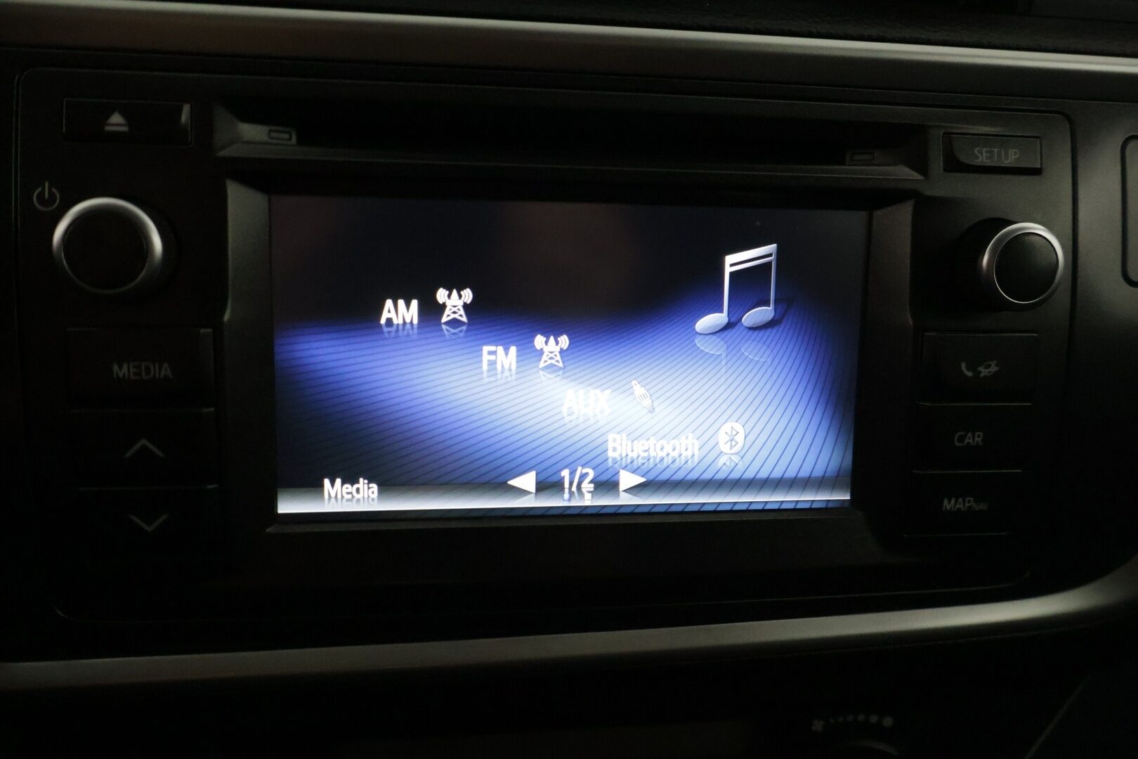 Toyota Auris 2015 TOYOTA AURIS *Peruutuskamera / Penkinlämmittimet / Vakionopeudensäädin / 2x Renkaat - Bluetooth / Monitoimiohjauspyörä / Tummennetut takaikkunat / Keskuslukitus kaukosäätöinen 