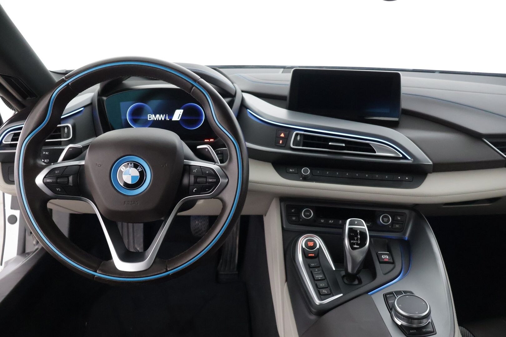 BMW i8 2018 Business Exclusive * Facelift / Laser-Ajovalot / Harman&Kardon / HUD / 360-Kamera * - 2,99 % KORKOTARJOUS TÄHÄN AUTOON - * Suomeen uutena myyty todella hyvin pidetty ja vähän ajettu yksilö! *