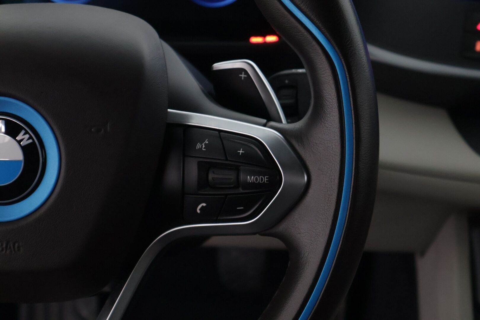 BMW i8 2018 Business Exclusive *Laser-Ajovalot / Harman&Kardon / HUD / 360-Kamera * - *Todella siisti Suomi-Auto! Jos etsit i8, niin tästä paremmaksi yksilö ei muutu!  *