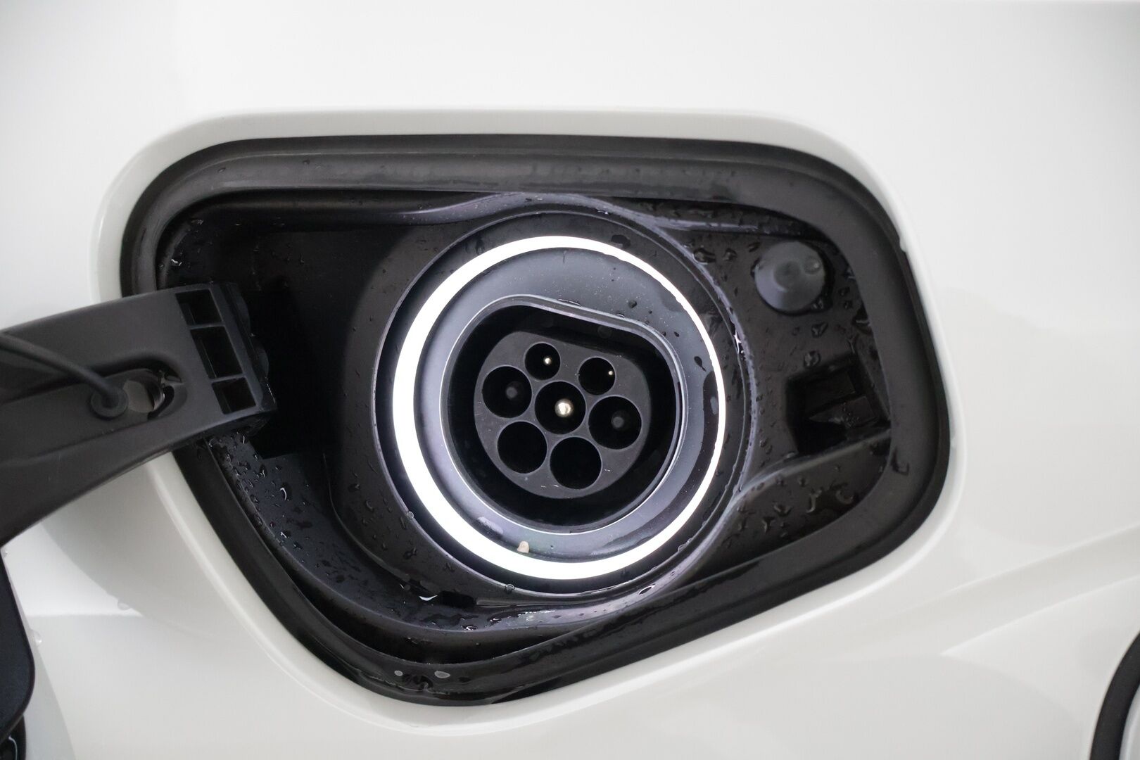 BMW i8 2018 Business Exclusive *Laser-Ajovalot / Harman&Kardon / HUD / 360-Kamera * - *Todella siisti Suomi-Auto! Jos etsit i8, niin tästä paremmaksi yksilö ei muutu!  *