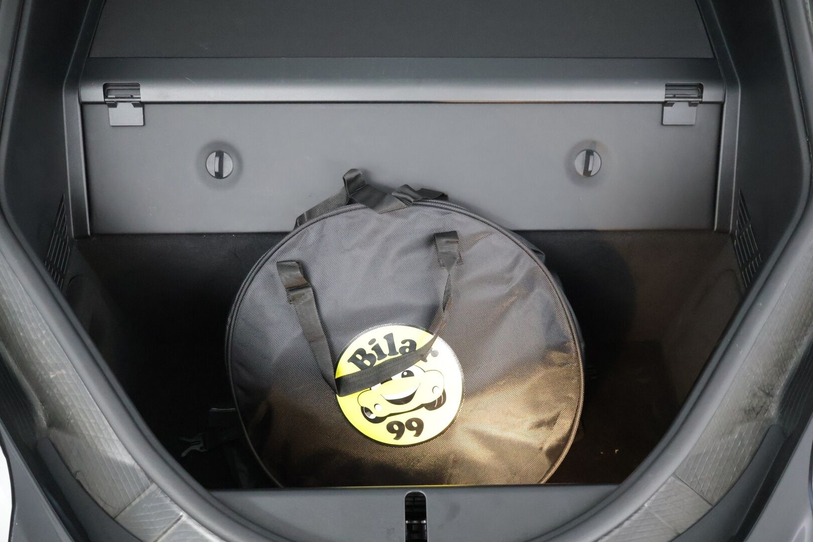 BMW i8 2018 Business Exclusive *Laser-Ajovalot / Harman&Kardon / HUD / 360-Kamera * - *Todella siisti Suomi-Auto! Jos etsit i8, niin tästä paremmaksi yksilö ei muutu!  *