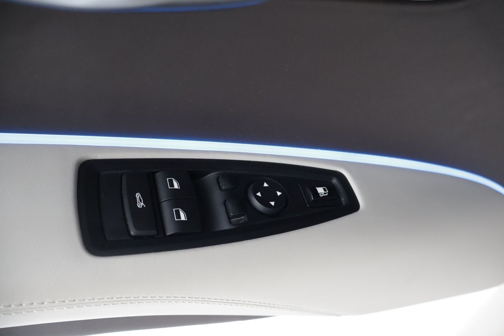 BMW i8 2018 Business Exclusive *Laser-Ajovalot / Harman&Kardon / HUD / 360-Kamera * - *Todella siisti Suomi-Auto! Jos etsit i8, niin tästä paremmaksi yksilö ei muutu!  *