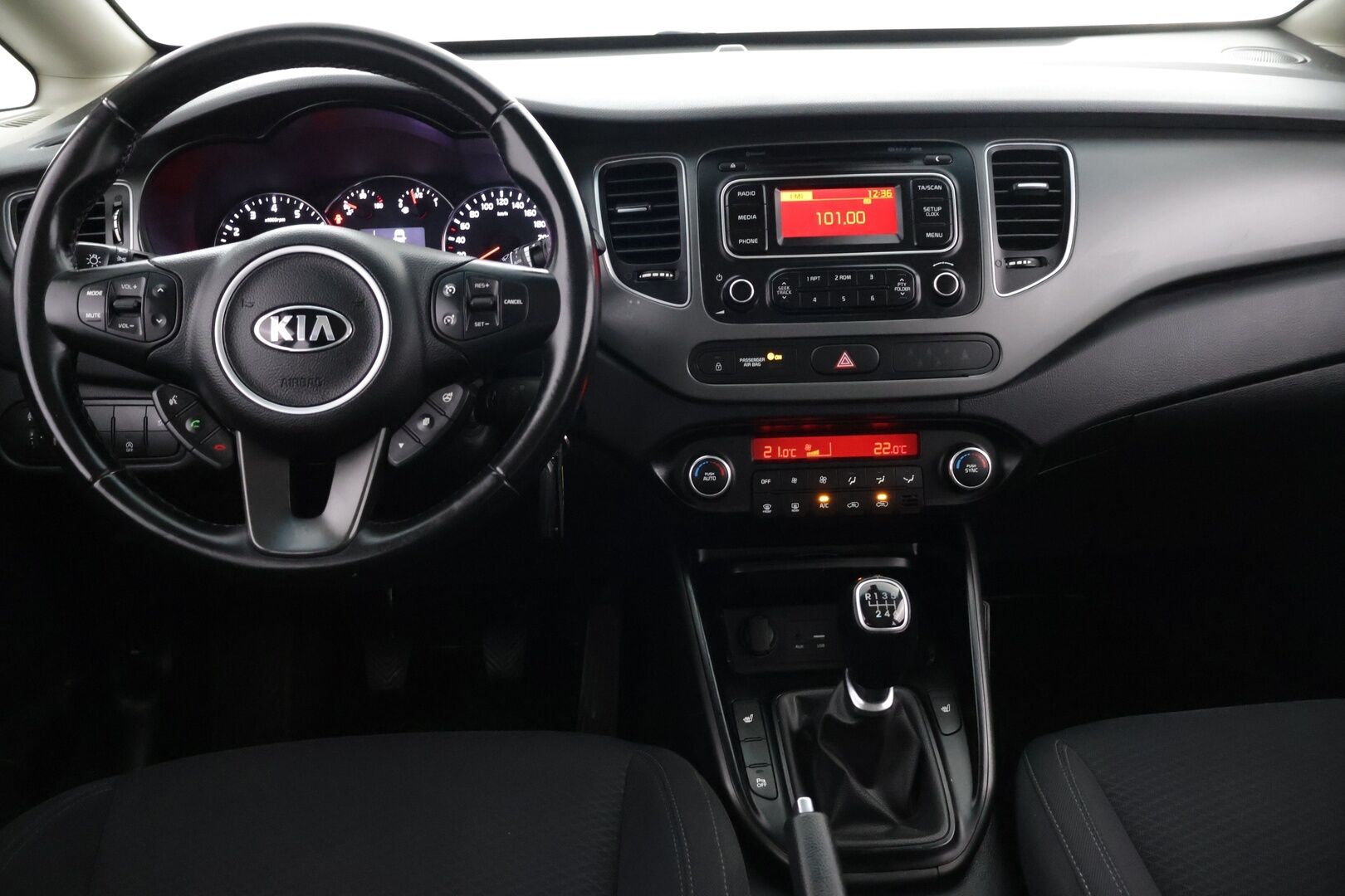 Kia Carens 2018 1,6 ISG LX EcoDynamics 7P - Vetokoukku | Vakkari | Tutka | Lohkolämmitin | Juuri huollettu | Kahdet renkaat | Loisto valinta 7-paikkaiselle - KORKO VAIN 3,99 %