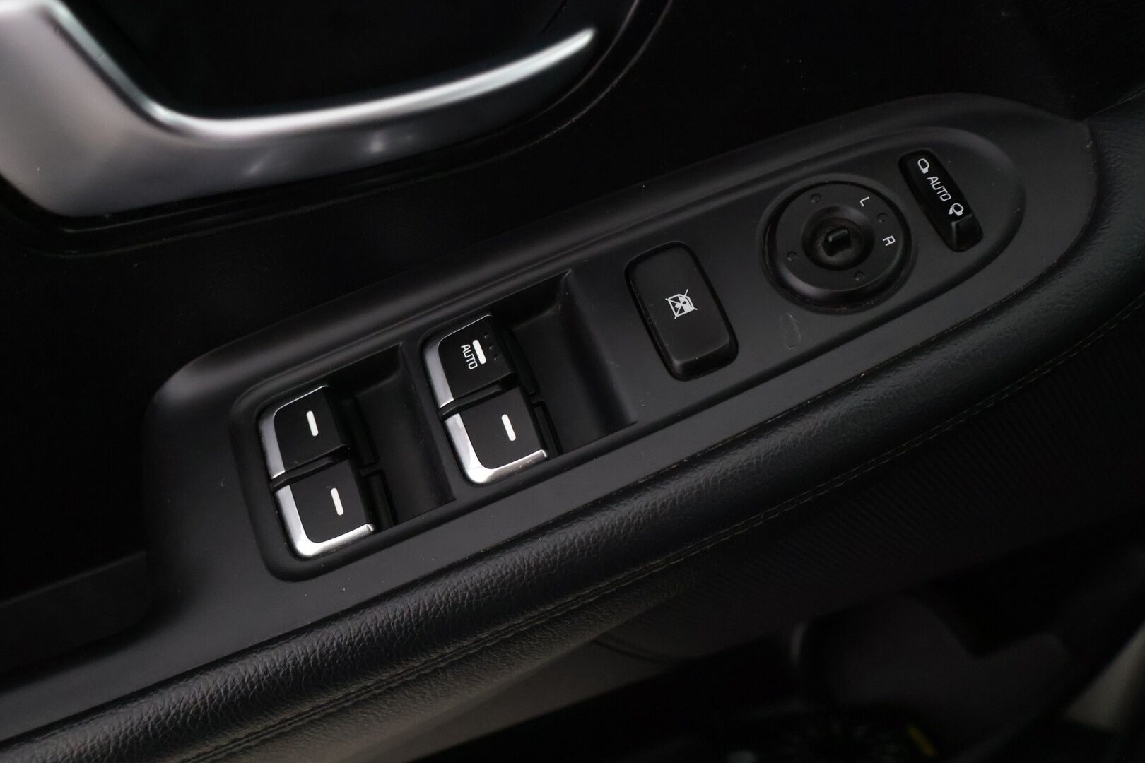 Kia Carens 2018 1,6 ISG LX EcoDynamics 7P - Vetokoukku | Vakkari | Tutka | Lohkolämmitin | Juuri huollettu | Kahdet renkaat | Loisto valinta 7-paikkaiselle - KORKO VAIN 3,99 %