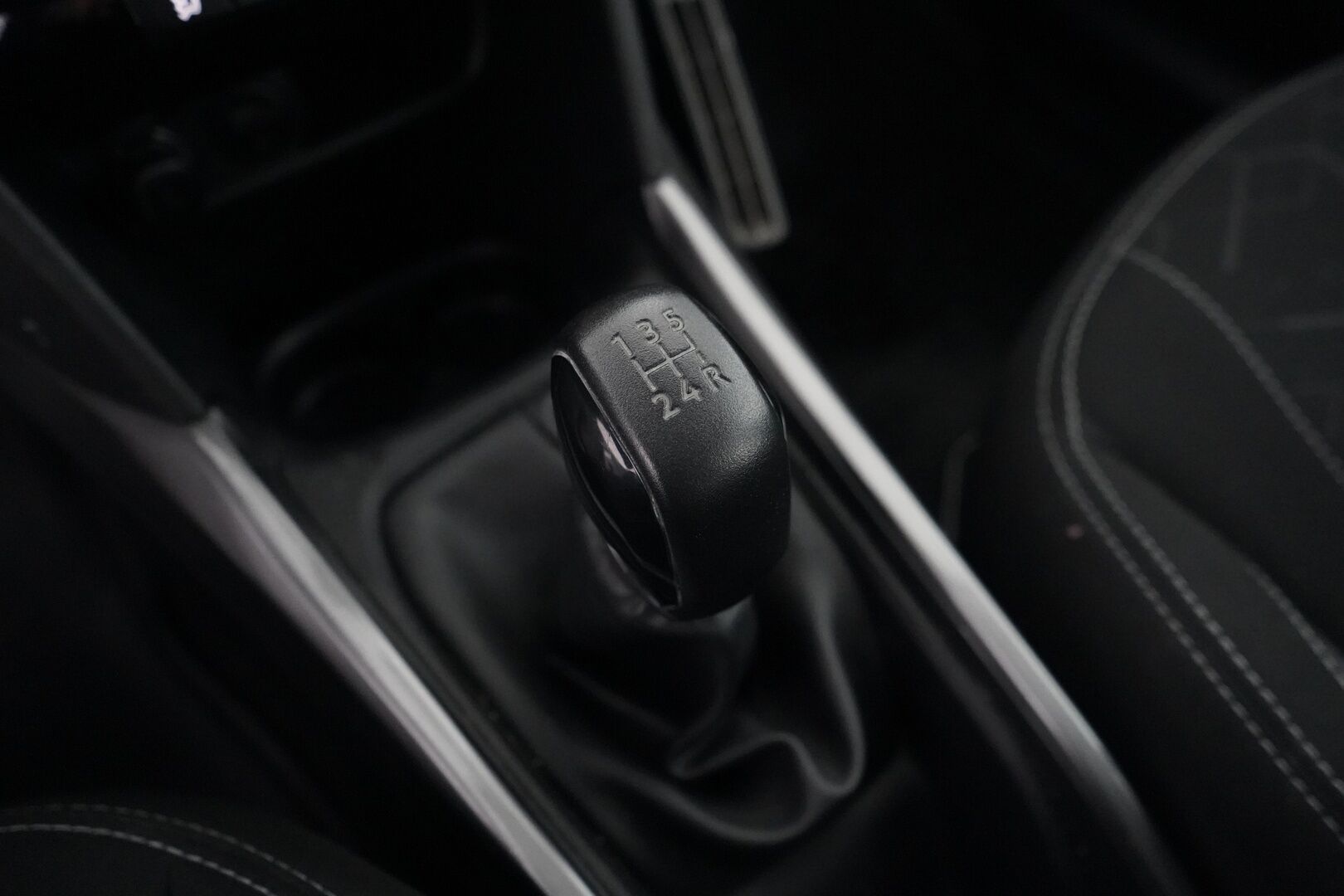 Peugeot 2008 2018 Motion VTi 82 - Myydään huutokaupat.com - Suomi-auto | Cruise | Lohkolämmitin sisäpistokkeella | Jakohihna vaihdettu 99tkm 