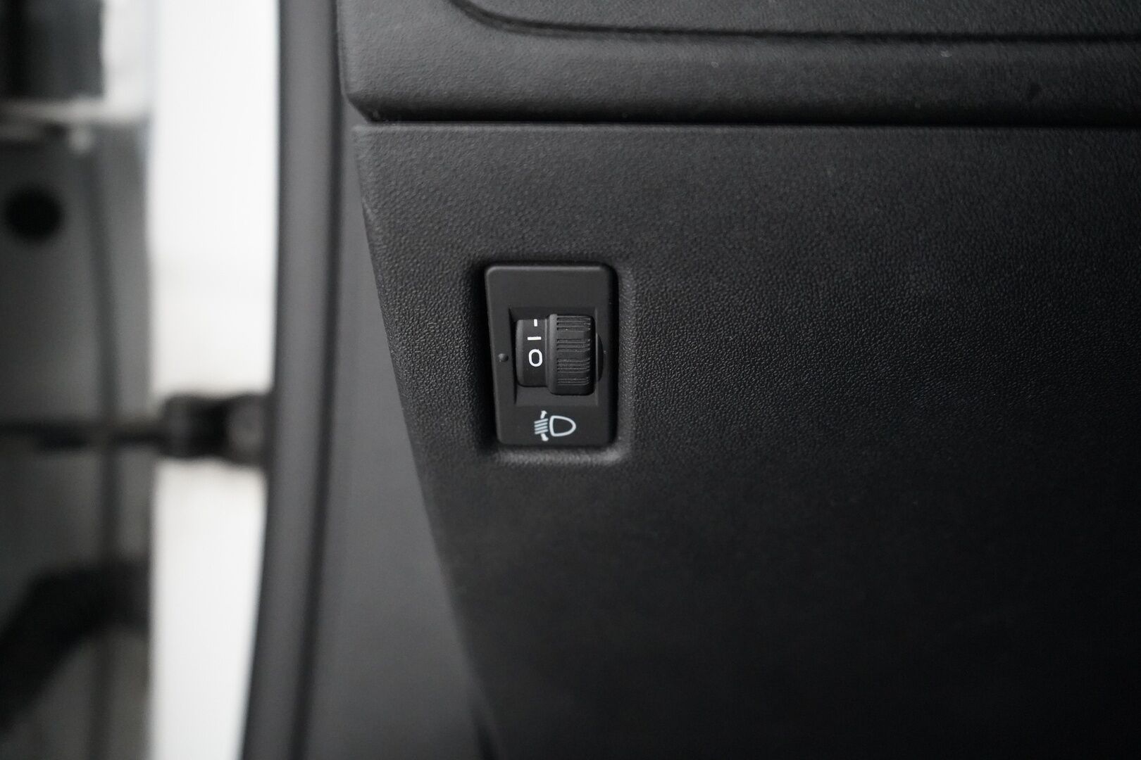 Peugeot 2008 2018 Motion VTi 82 - Myydään huutokaupat.com - Suomi-auto | Cruise | Lohkolämmitin sisäpistokkeella | Jakohihna vaihdettu 99tkm 