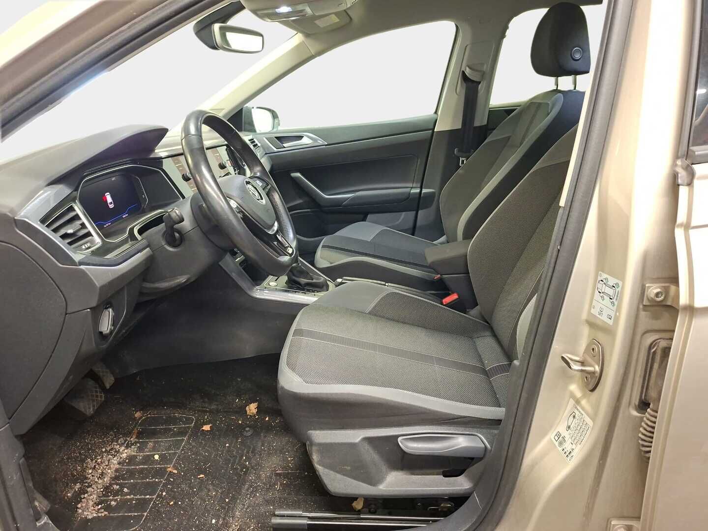 Volkswagen Polo 2018 Highline 1,0 TSI 70 kW (95 hv) DSG-automaatti / ACC / P.kamera / Navi / KeyLessGo / Tutkat / BLIS / Bluetooth - Suomi-auto / 2-omisteinen / Lohkolämmitin + sisäpuhallin - HULLUT AVAJAISHULINAT KORKOTARJOUS 3,29 %