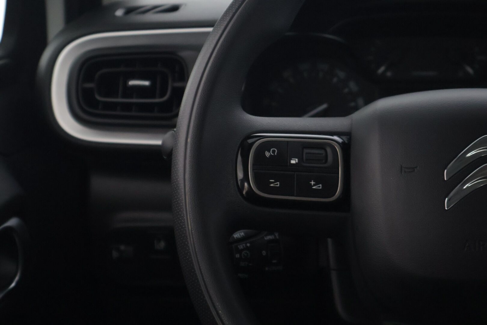 Citroen C3 2018 PureTech 82 Feel - | 1-om. Suomi-auto | Vakionopeudensäädin | Lane Assist | Bluetooth | LED | Kahdet Michelinin renkaat! | Jakohihna vaihdettu 47tkm kohdalla! |