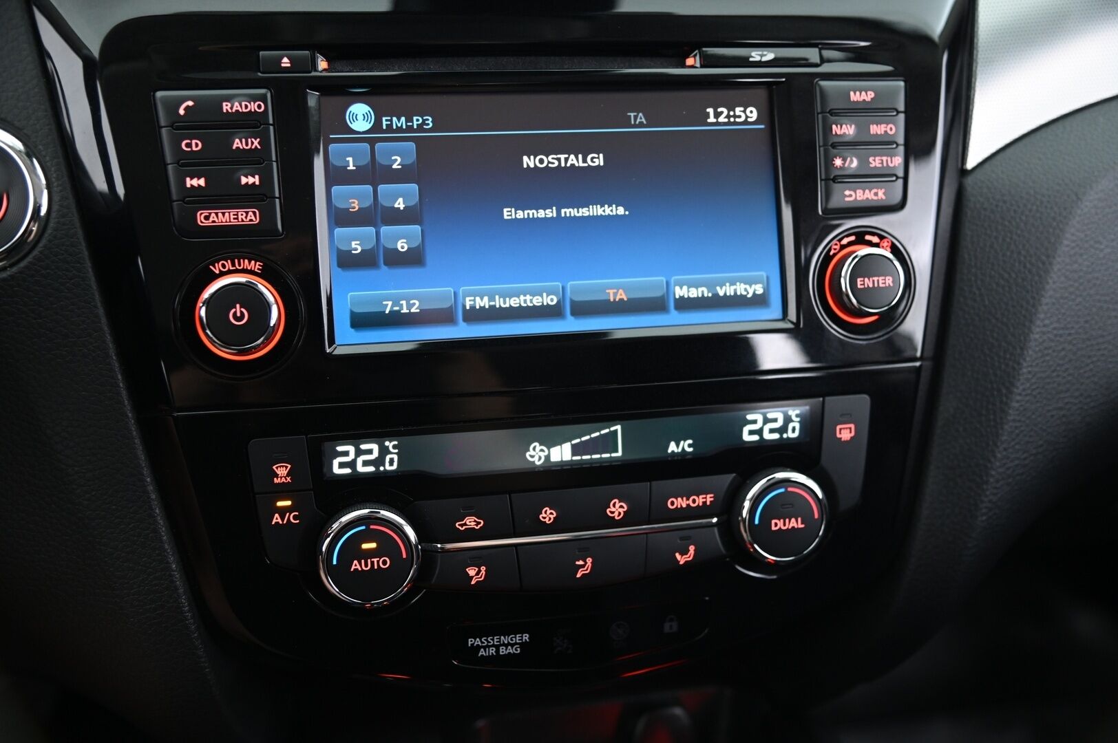 Nissan Qashqai 2018 DIG-T 115 N-Connecta 2WD Xtronic LED PFEB *Myydään Huutokaupat.com* - *Lohko / Navi / Keyless / Koukku / Autom. Ilmastointi / 2x Renkaat ja vanteet*