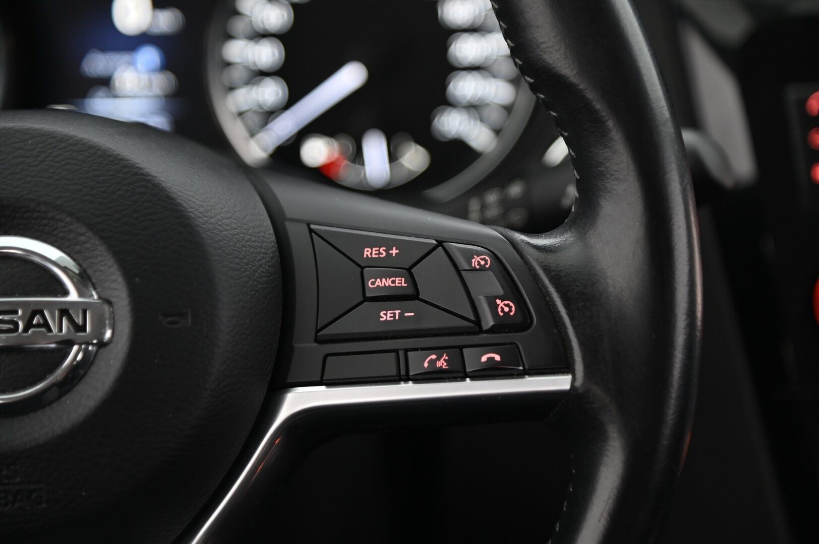 Nissan Qashqai 2018 DIG-T 115 N-Connecta 2WD Xtronic LED PFEB *Myydään Huutokaupat.com* - *Lohko / Navi / Keyless / Koukku / Autom. Ilmastointi / 2x Renkaat ja vanteet*