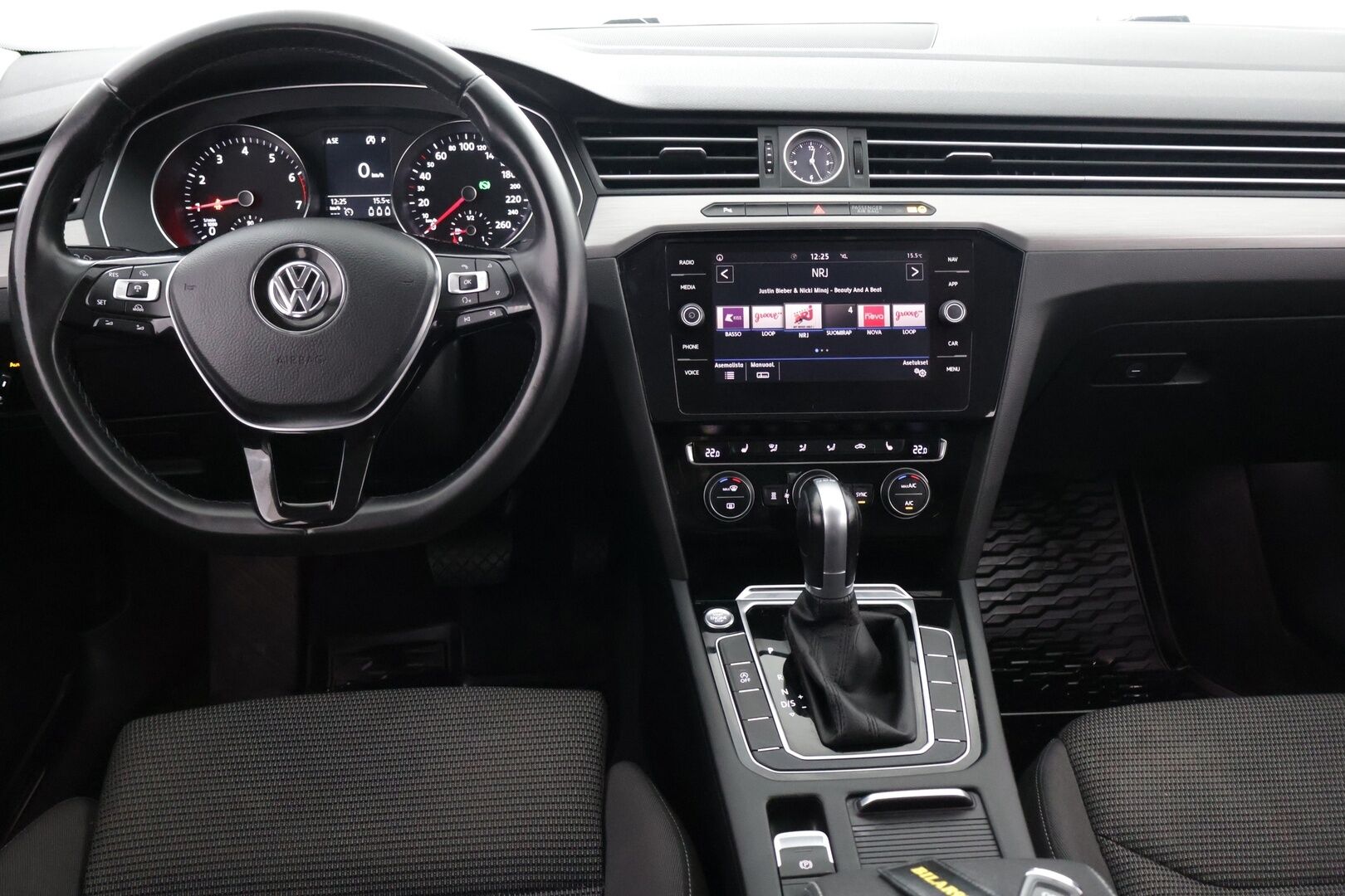 Volkswagen Arteon 2018 Arteon 1,5 TSI EVO 110 kW (150 hv) DSG-automaatti - ACC / Webasto / Keyless / Navi / ErgoComfort / CarPlay & Android Auto / Jakohihna 05/25