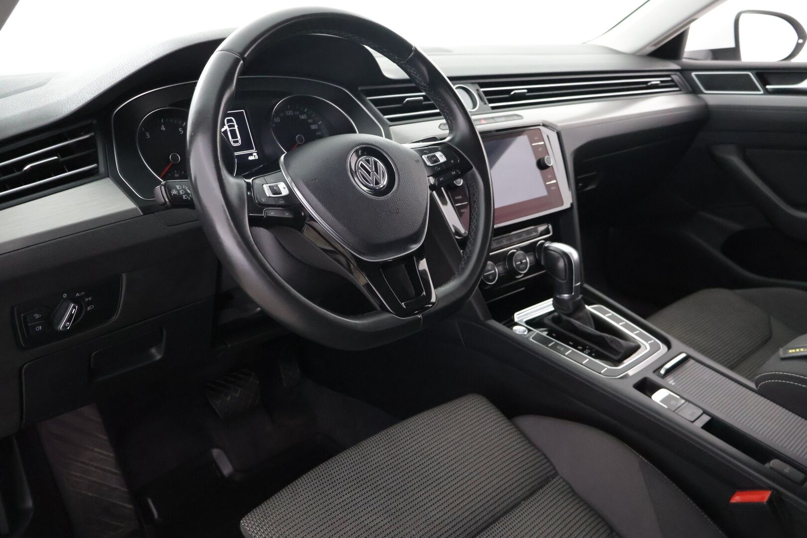Volkswagen Arteon 2018 Arteon 1,5 TSI EVO 110 kW (150 hv) DSG-automaatti - ACC / Webasto / Keyless / Navi / ErgoComfort / CarPlay & Android Auto / Jakohihna 05/25