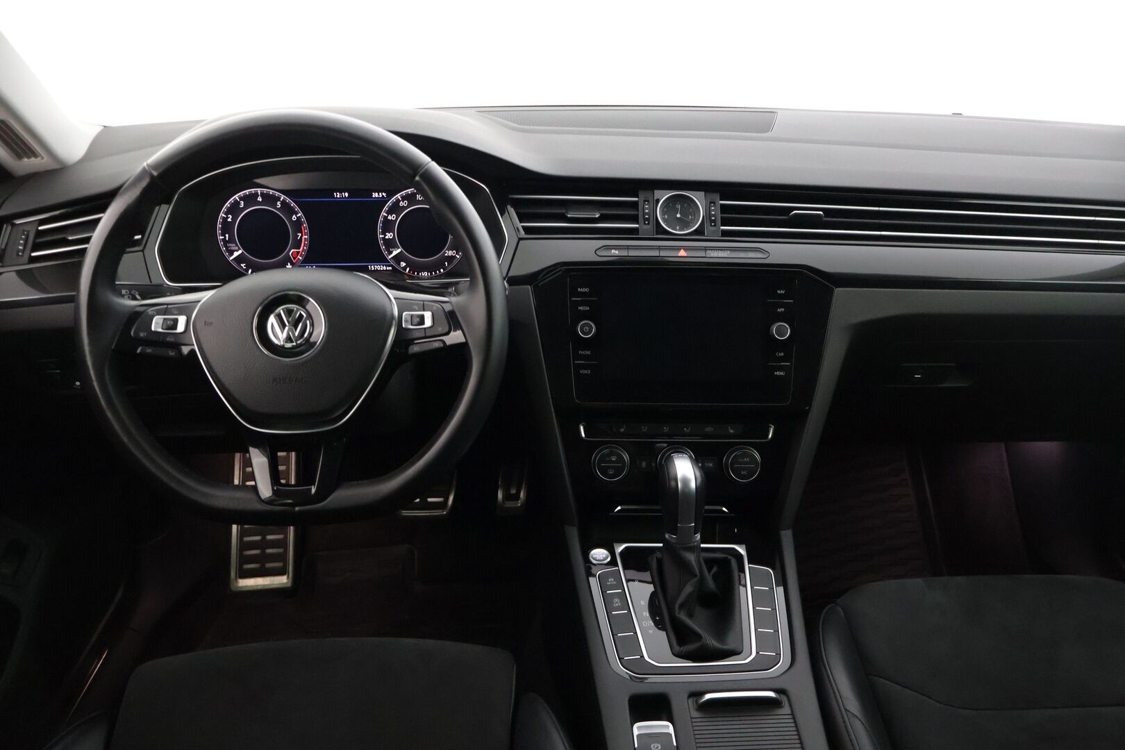 Volkswagen Arteon 2018 Elegance 1,5 TSI EVO 110 kW DSG **Webasto / Koukku / Adapt.Vakkari / Adapt.LED / P.Tutkat / Navi / Kaistavahti** - Suomi-auto / Kahdet Renkaat