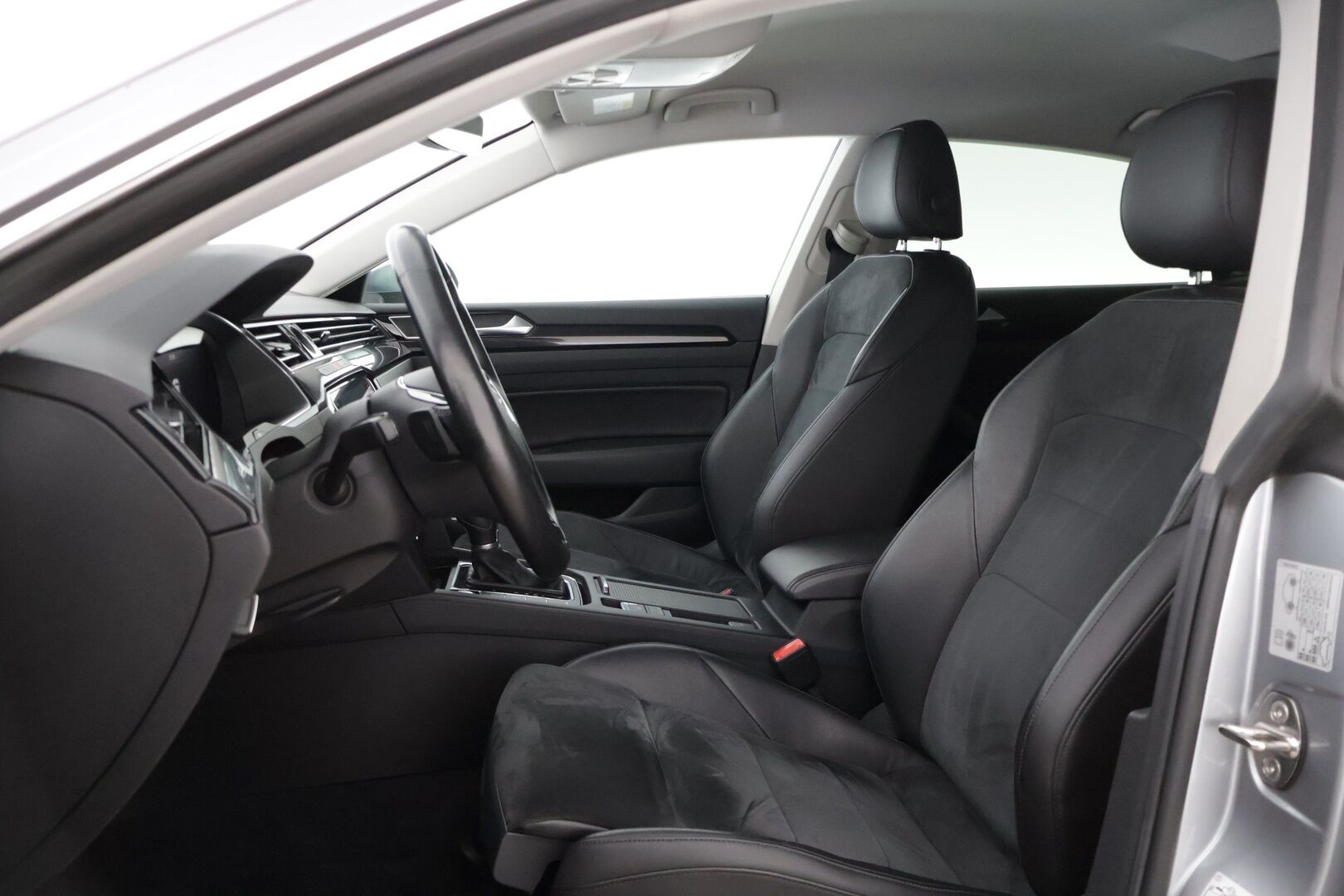 Volkswagen Arteon 2018 Elegance 1,5 TSI EVO 110 kW DSG **Webasto / Koukku / Adapt.Vakkari / Adapt.LED / P.Tutkat / Navi / Kaistavahti** - Suomi-auto / Kahdet Renkaat