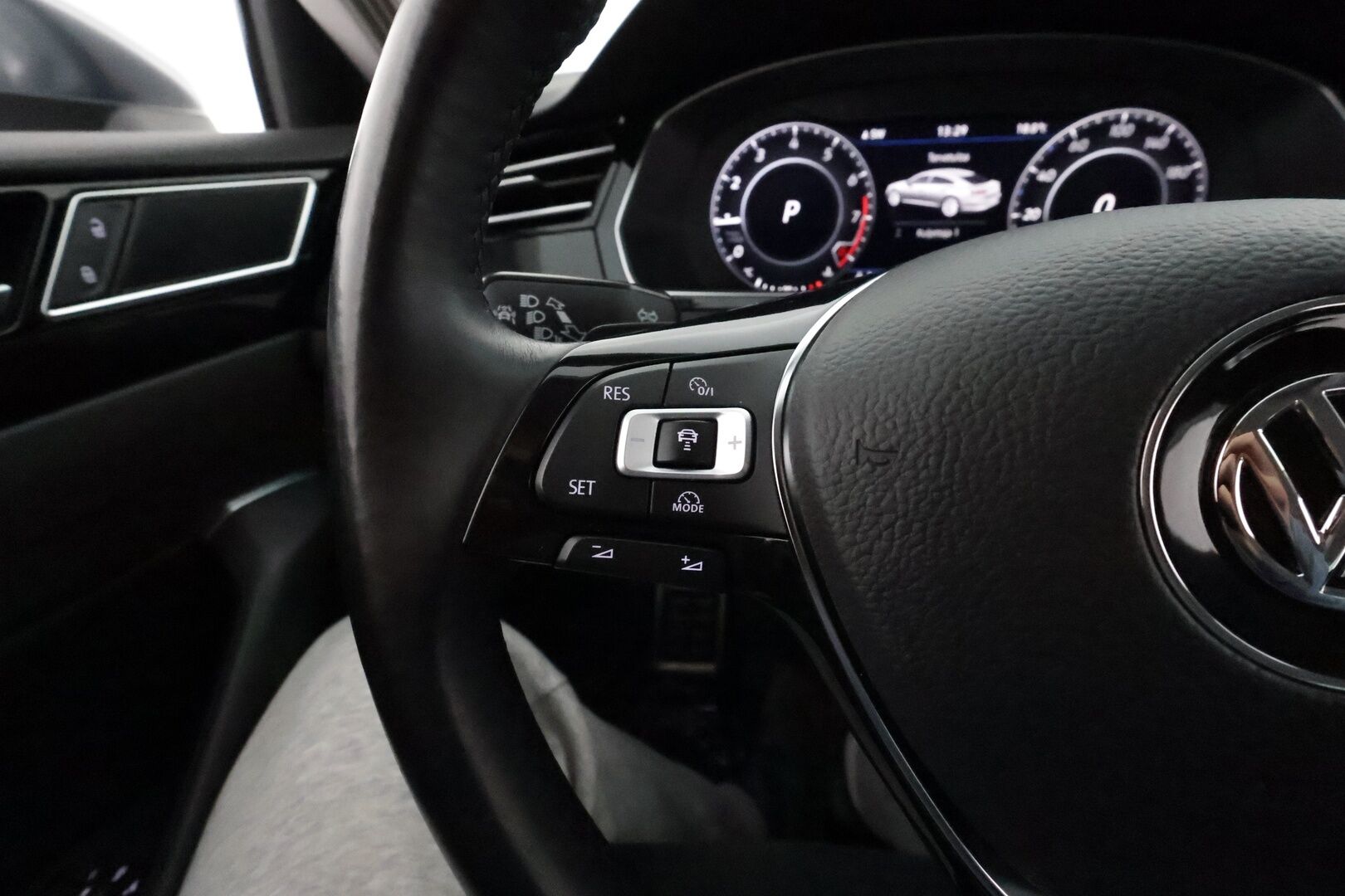 Volkswagen Arteon 2018 Elegance 1,5 TSI EVO 110 kW DSG **Webasto / Koukku / Adapt.Vakkari / Adapt.LED / P.Tutkat / Navi / Kaistavahti** - Suomi-auto / Kahdet Renkaat