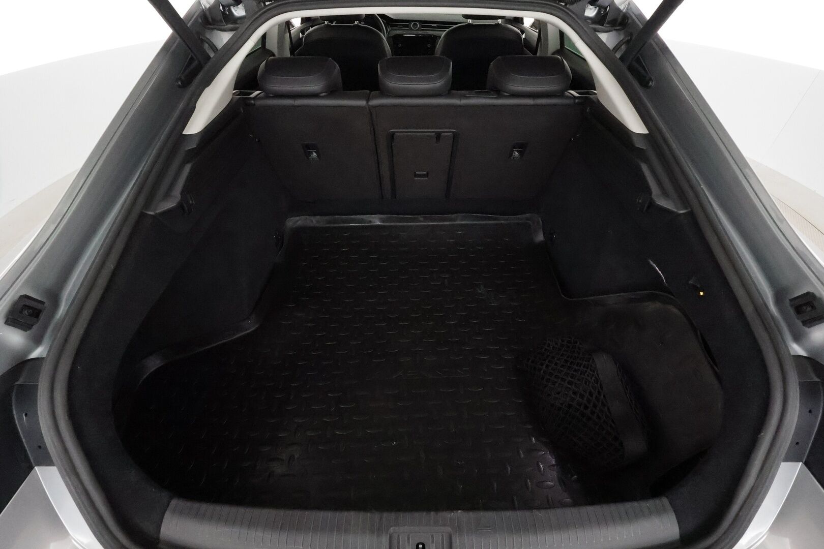 Volkswagen Arteon 2018 Elegance 1,5 TSI EVO 110 kW DSG **Webasto / Koukku / Adapt.Vakkari / Adapt.LED / P.Tutkat / Navi / Kaistavahti** - Suomi-auto / Kahdet Renkaat