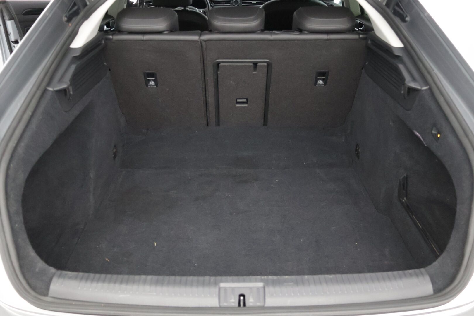 Volkswagen Arteon 2018 Elegance 1,5 TSI EVO 110 kW DSG **Webasto / Koukku / Adapt.Vakkari / Adapt.LED / P.Tutkat / Navi / Kaistavahti** - Suomi-auto / Kahdet Renkaat