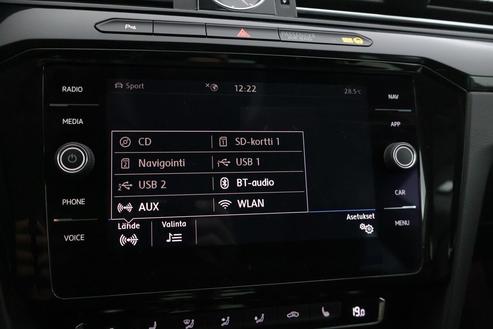 Volkswagen Arteon 2018 Elegance 1,5 TSI EVO 110 kW DSG **Webasto / Koukku / Adapt.Vakkari / Adapt.LED / P.Tutkat / Navi / Kaistavahti** - Suomi-auto / Kahdet Renkaat