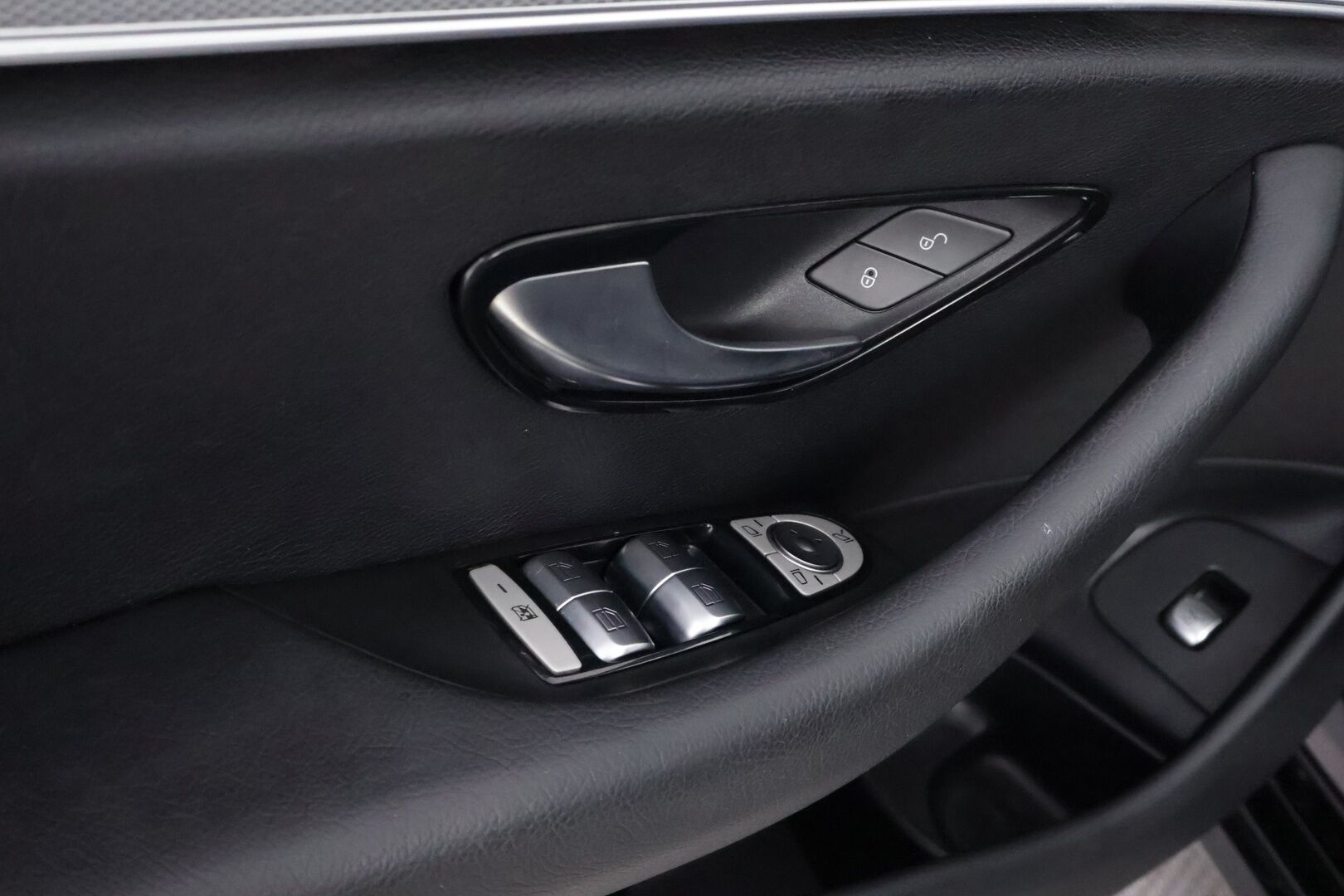 Mercedes-Benz E 2018 200 d A Business - Suomiauto | Koukku | Multibeam LED | Lohko&Sisäpistoke | Peruutustutkat | Vakkari | Juuri tullut Tampereelle!