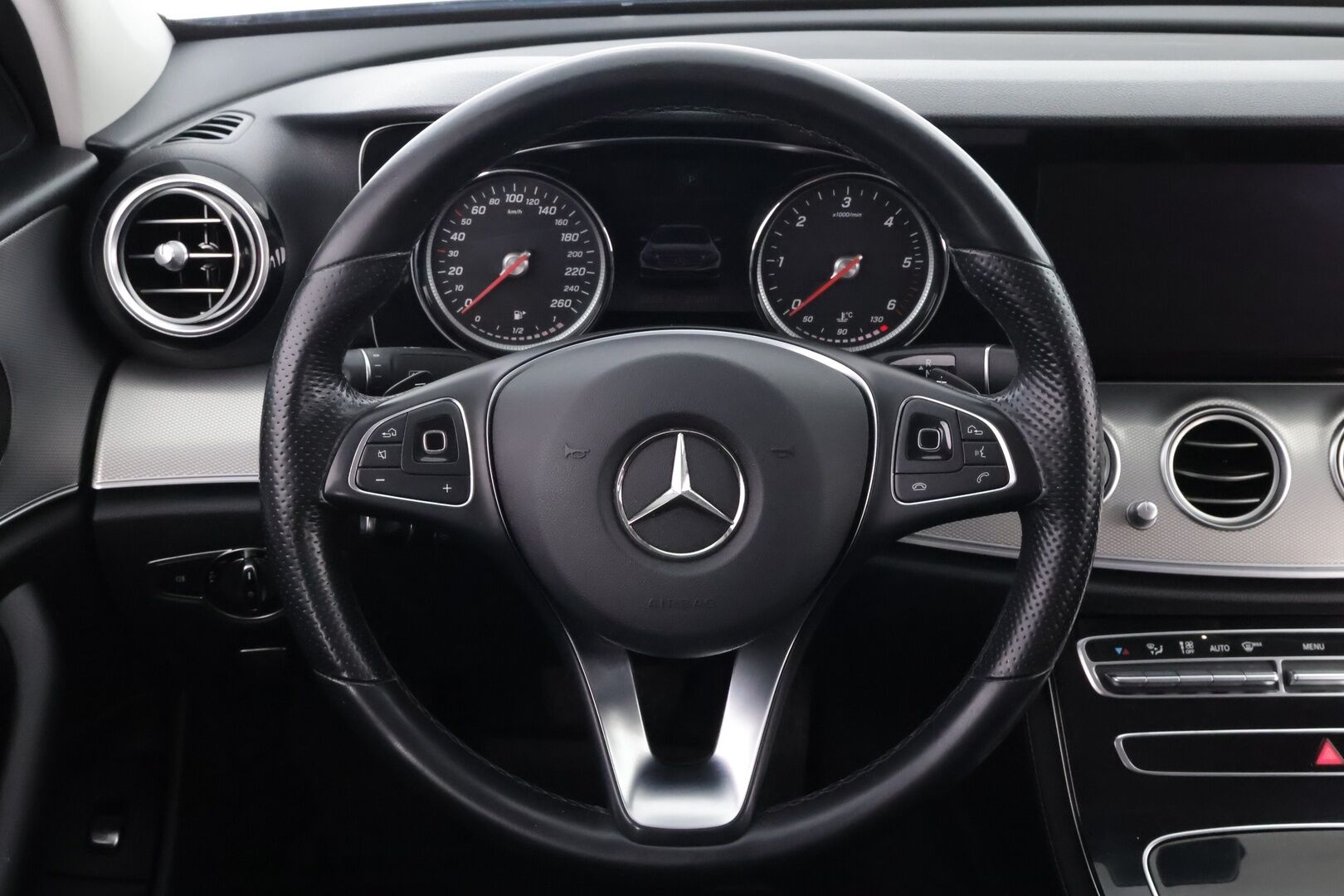 Mercedes-Benz E 2018 200 d A Business - Suomiauto | Koukku | Multibeam LED | Lohko&Sisäpistoke | Peruutustutkat | Vakkari | Juuri tullut Tampereelle!