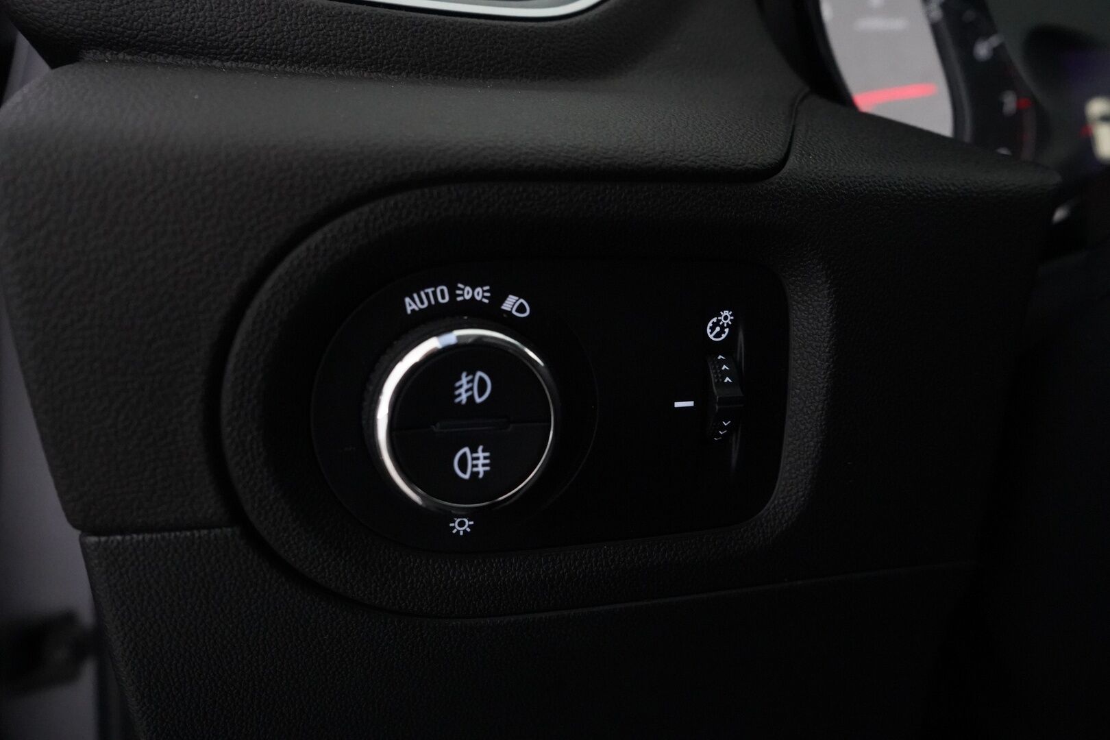 Opel Grandland X 2018 MYYDÄÄN HUUTOKAUPAT.COM