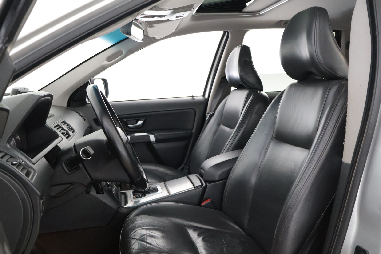 Volvo XC90 2007 D5 AWD AUT 7-paikkainen *Yritys Outlet - Myydään vain yrityksille* / Webasto / Koukku / Navi / Muistipenkki / Kattoluukku / - Juuri saapunut D5 runsaalla huoltohistorialla / Webasto