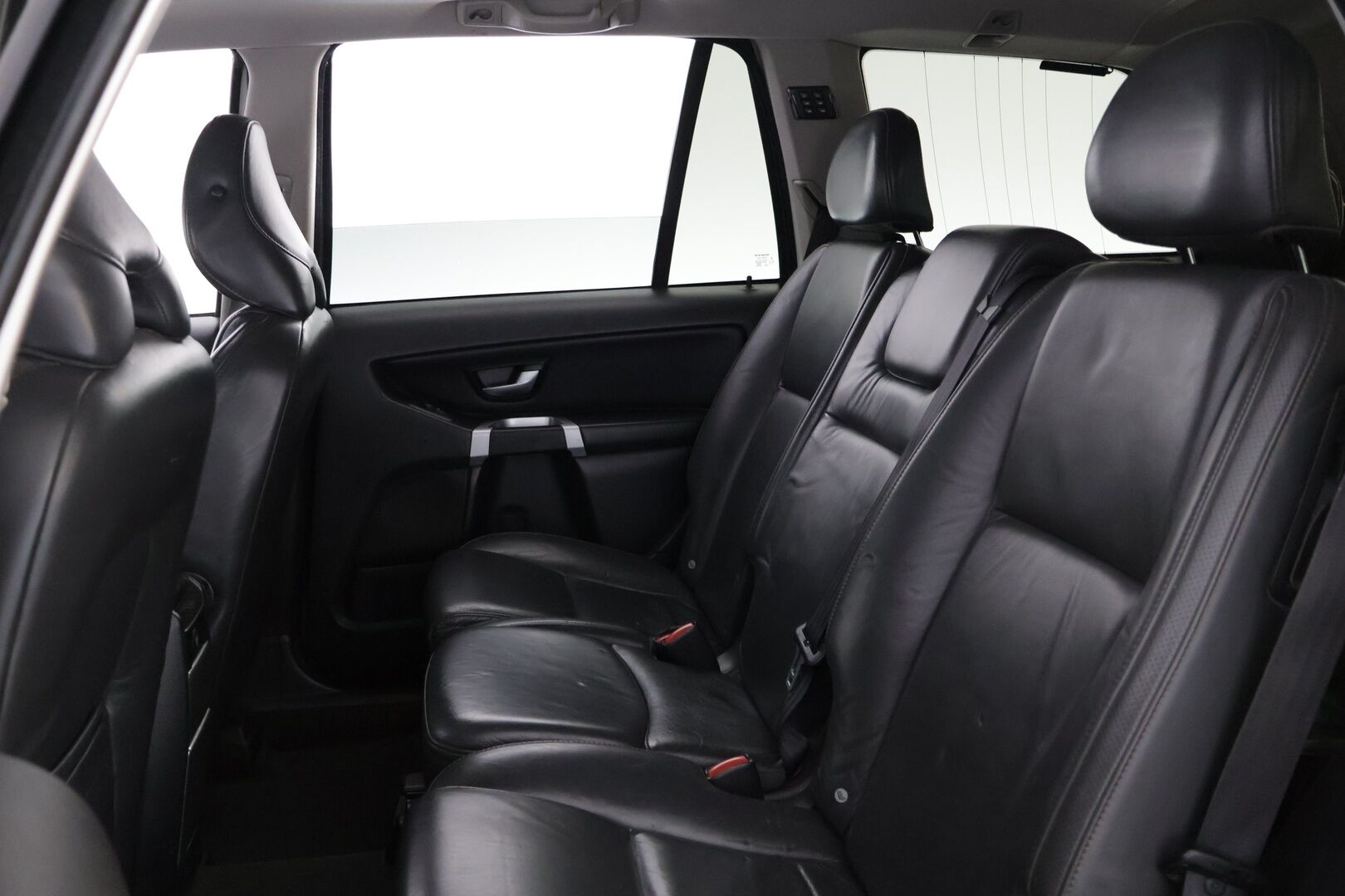 Volvo XC90 2007 D5 AWD AUT 7-paikkainen *Yritys Outlet - Myydään vain yrityksille* / Webasto / Koukku / Navi / Muistipenkki / Kattoluukku / - Juuri saapunut D5 runsaalla huoltohistorialla / Webasto