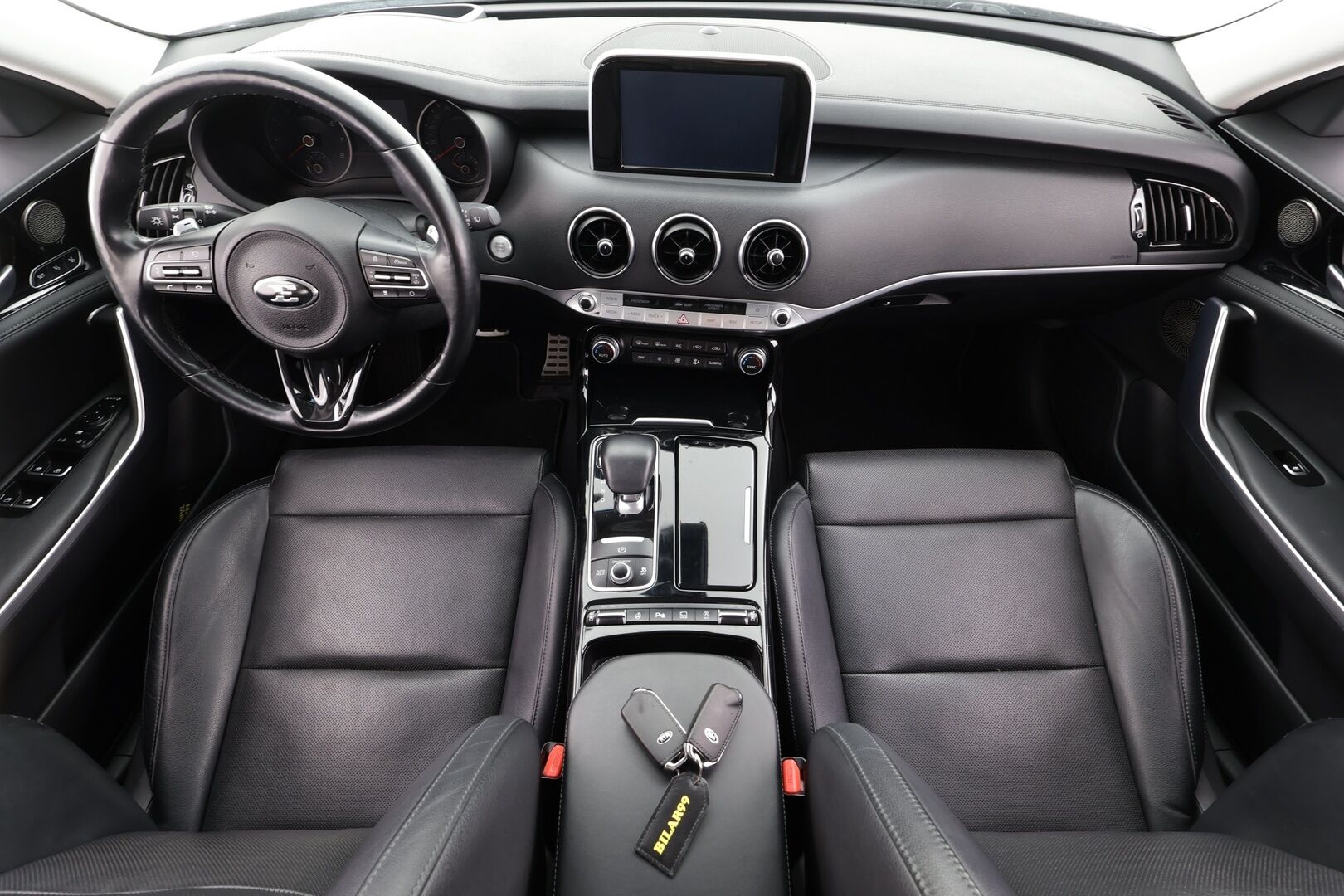 Kia Stinger 2018 2,0 T-GDI RWD Business Premium A/T * ACC / HUD / H&K / Ilmastoidut nahat / LED / Koukku / Lohko / P.kamera / Keyless * - Suomi-auto / Kahdet renkaat aluvanteilla
