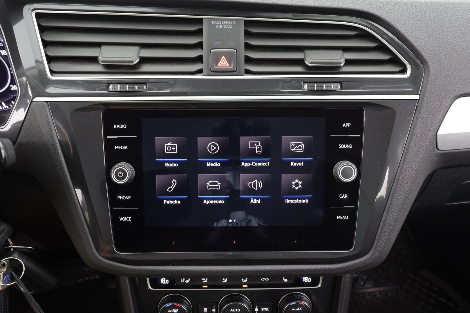Volkswagen Tiguan 2018 Comfortline 1,4 TSI 110 kW (150 hv) 4MOTION DSG-automaatti - | ACC | Webasto | Koukku | LED | P.tutkat | Hierovat Penkit | Ratinlämmitys | Digimittaristo | Apple&Android | Suomi-auto | Kahdet Renkaat | Merkkihuollettu |