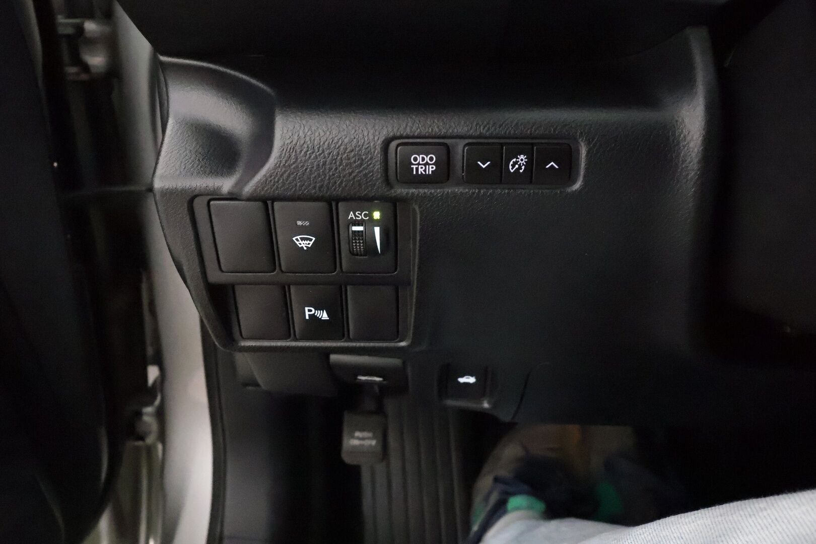 Lexus IS 2018 300h Hybrid A Comfort **Vakkari / Koukku / Puolinahat / Lohkolämmitin / KeylessGo / Bluetooth** - Suomi-auto / Merkkihuollettu / Kahdet renkaat aluvanteilla