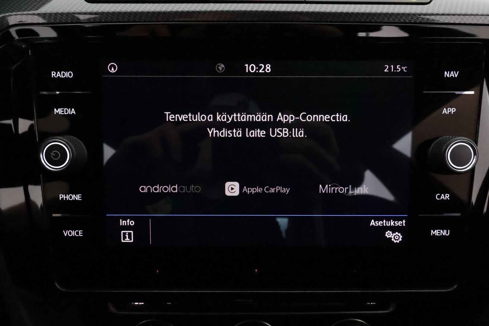 Volkswagen Arteon 2018 R-Line Limited Edition 2,0 TDI 110 kW DSG **Webasto / Koukku / ACC / Adapt.LED / Kamera / Navi / Keyless* - Suomi-auto / Kahdet VW omat vanteet / R-Line