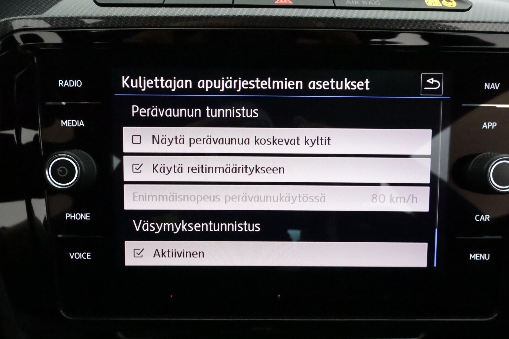 Volkswagen Arteon 2018 R-Line Limited Edition 2,0 TDI 110 kW DSG **Webasto / Koukku / ACC / Adapt.LED / Kamera / Navi / Keyless* - Suomi-auto / Kahdet VW omat vanteet / R-Line
